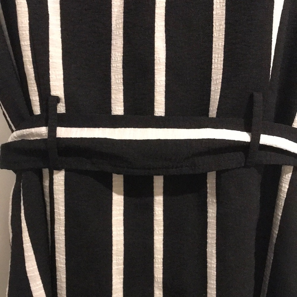NWOT- Elliatt Black & White Striped Long Vest with Sash Belt - Picture 5 of 15
